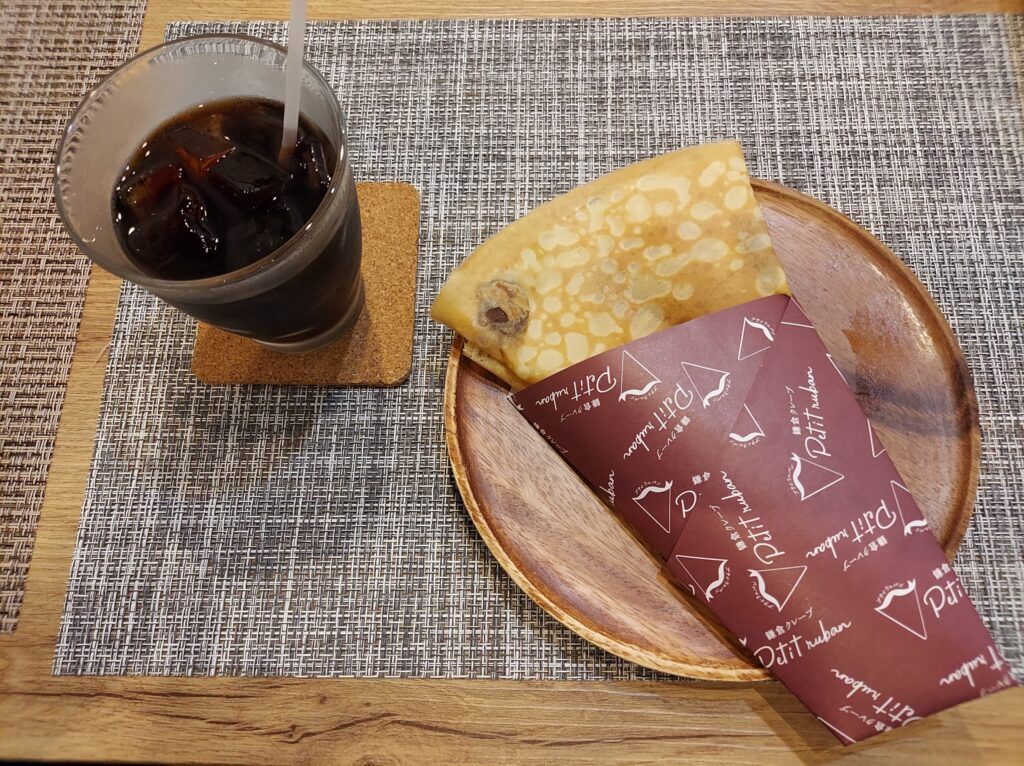 クレープとアイスコーヒー